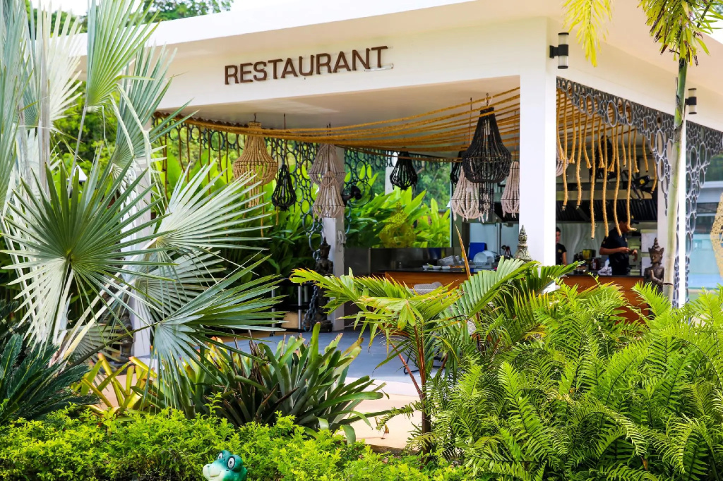 Zee Luxury Boutique Hotel - фото 3