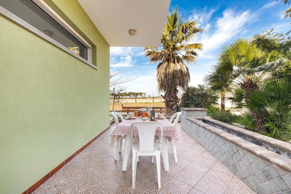 2143 Villa Corsarina