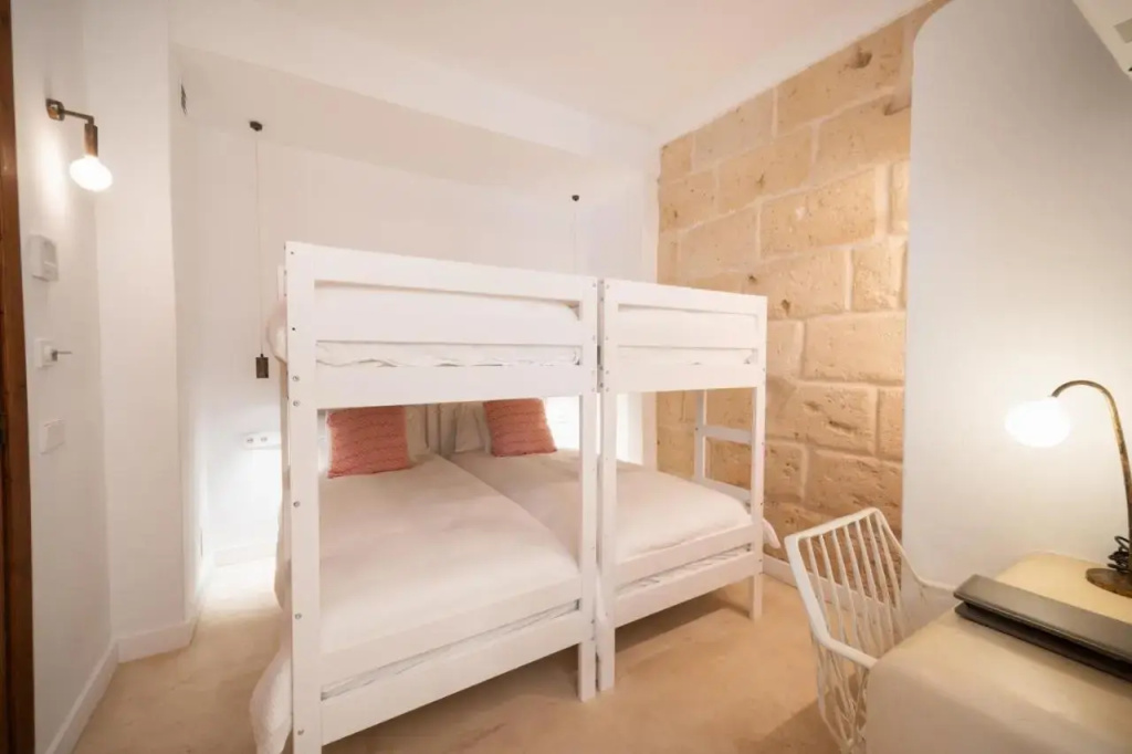 LLONGA'S Hostel by null