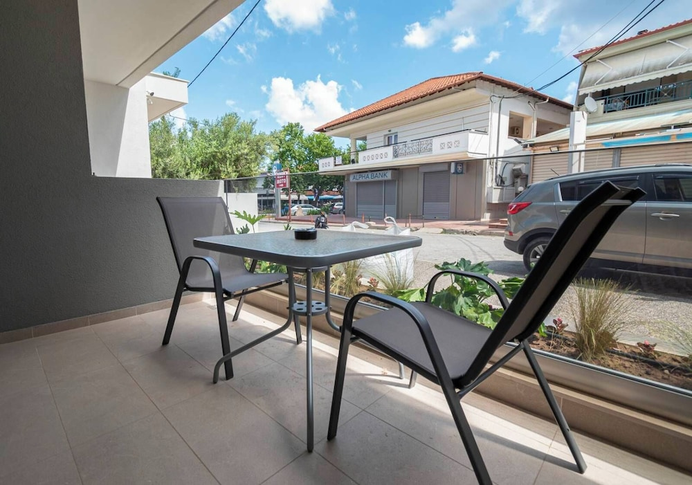 Standard Double room with balcony and with city view (full double bed)
