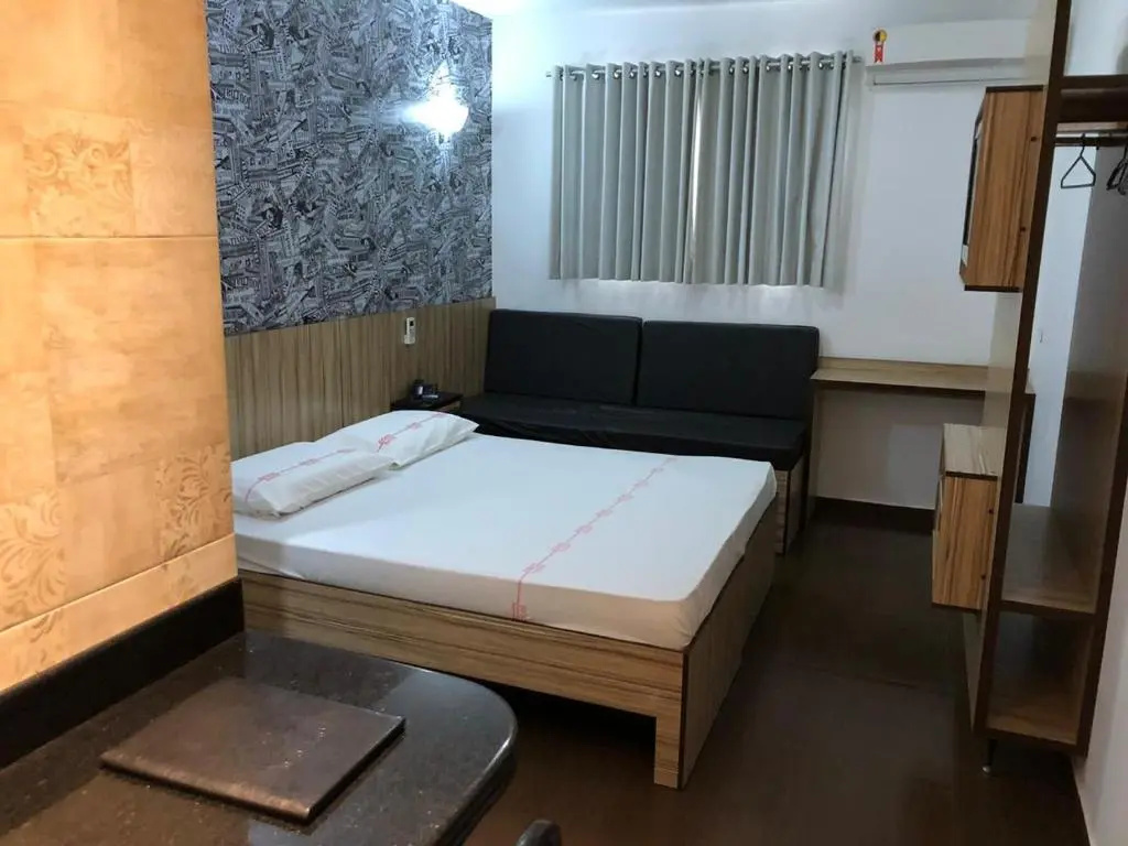 Deluxe Double room (full double bed)