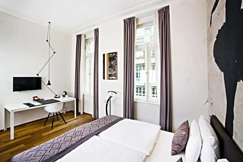 Golden Crown Hotel - Chambres