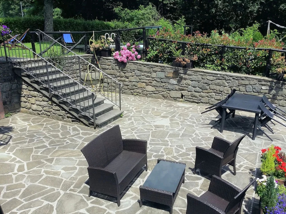 Refreshing Holiday Home With Pool, Garden, Tennis Court, BBQ