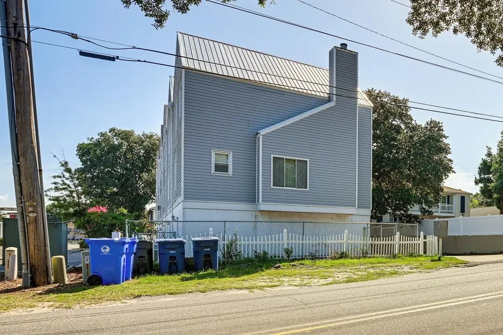 Steps to Sand: Walkable Condo in Myrtle Beach!