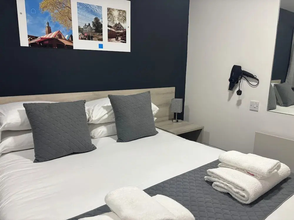 Premium Double room (full double bed)
