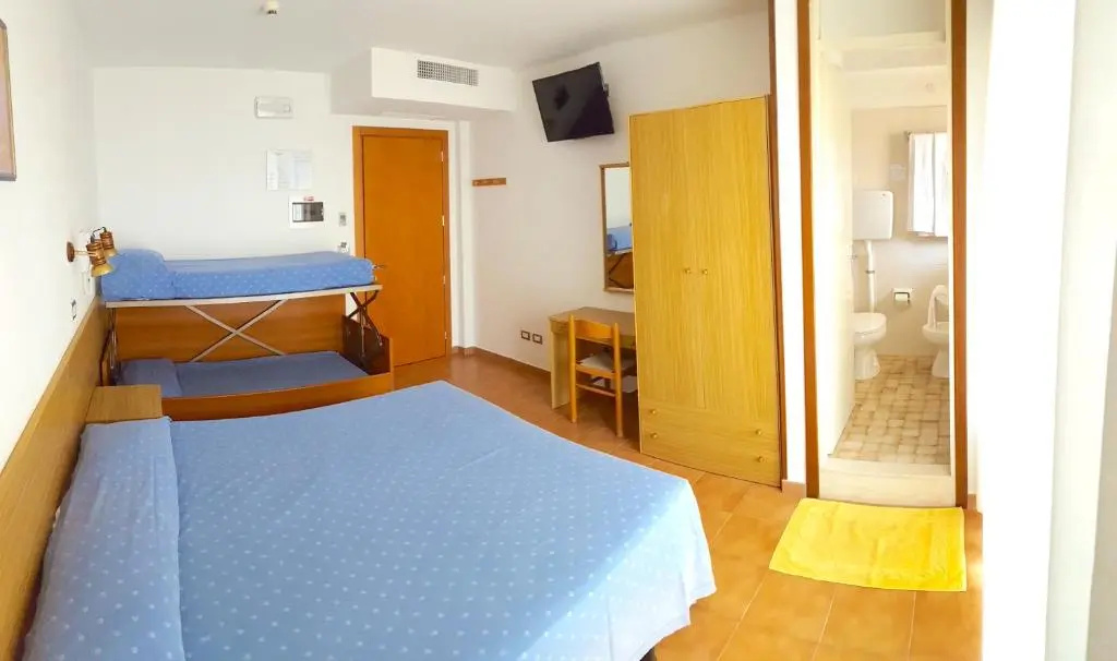 Standard Quadruple room