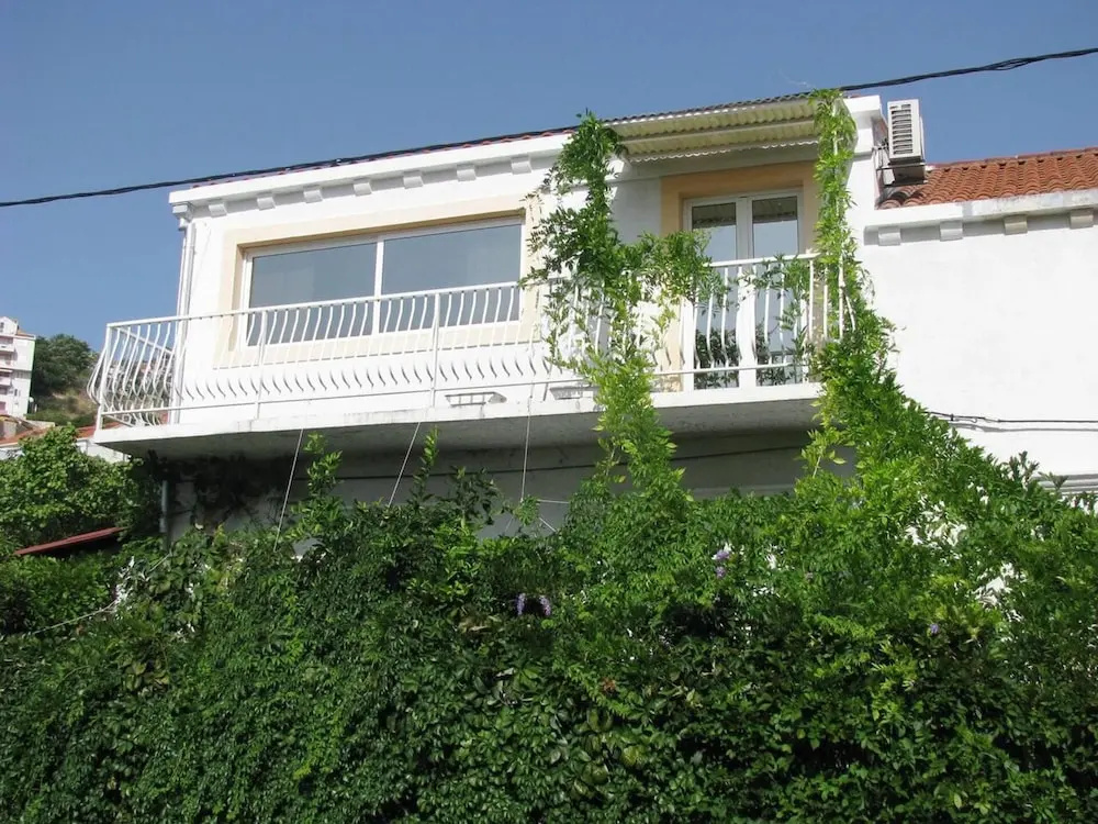 Waterfront Apartment Family Friendly, Ground Level
