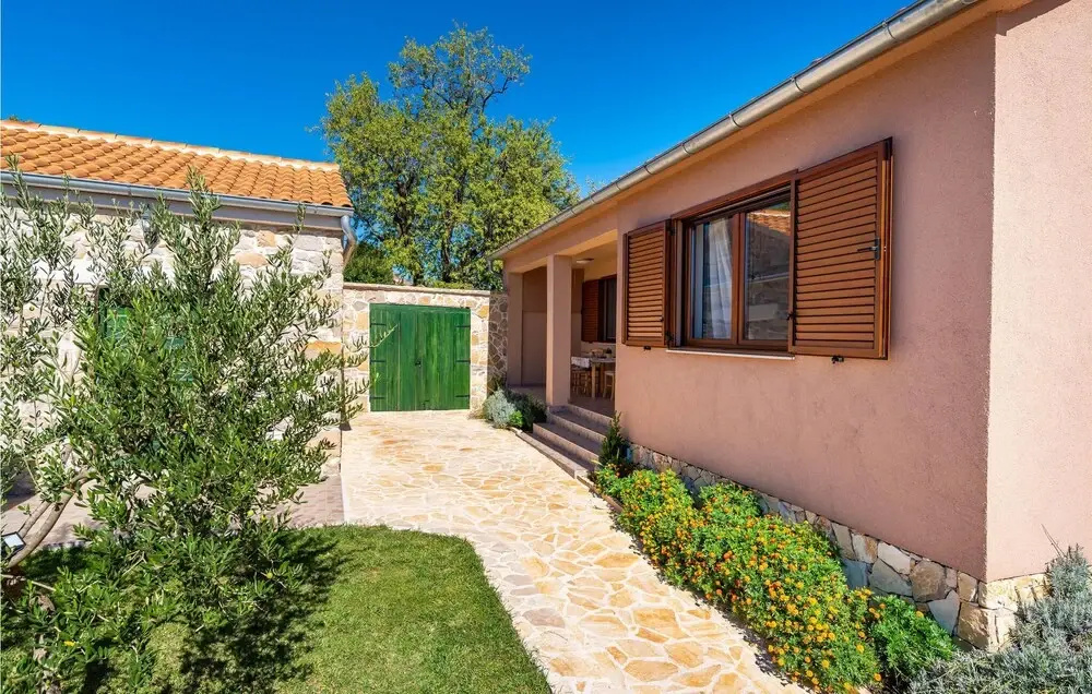 Amazing Home in Benkovac With 4 Bedrooms, Wifi and Outdoor Swimming Pool