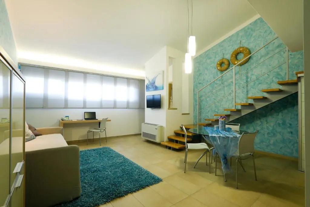 Double Suite (full double bed)
