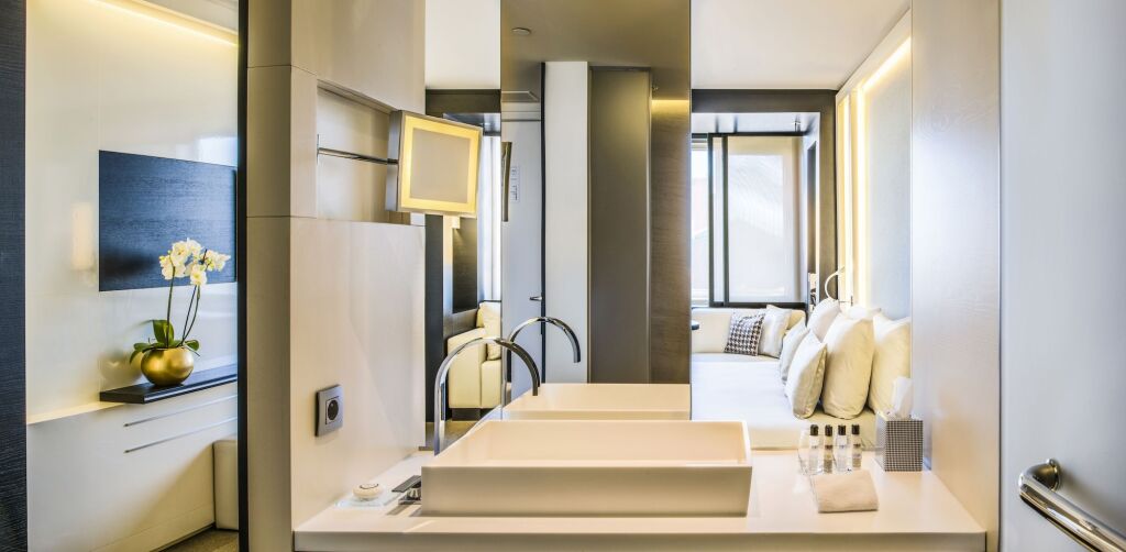 The Hotel picture