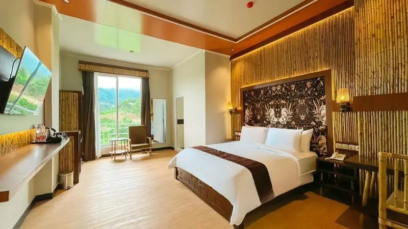 Deluxe Double room with balcony (full double bed)