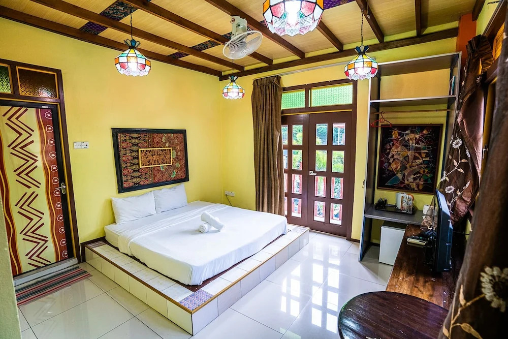 Lost Paradise Resort