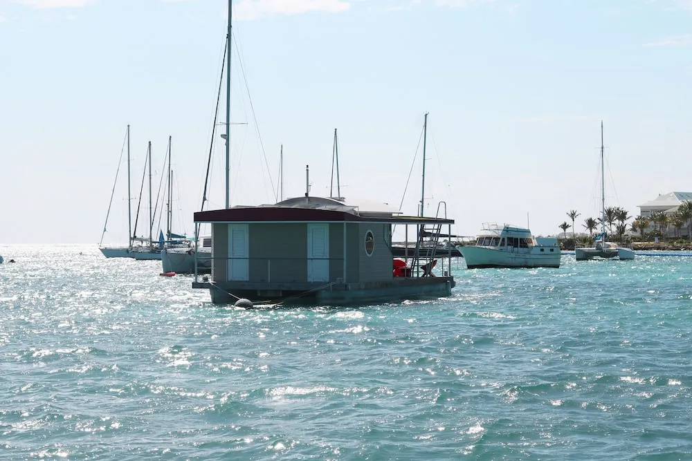 Aqua Lodge