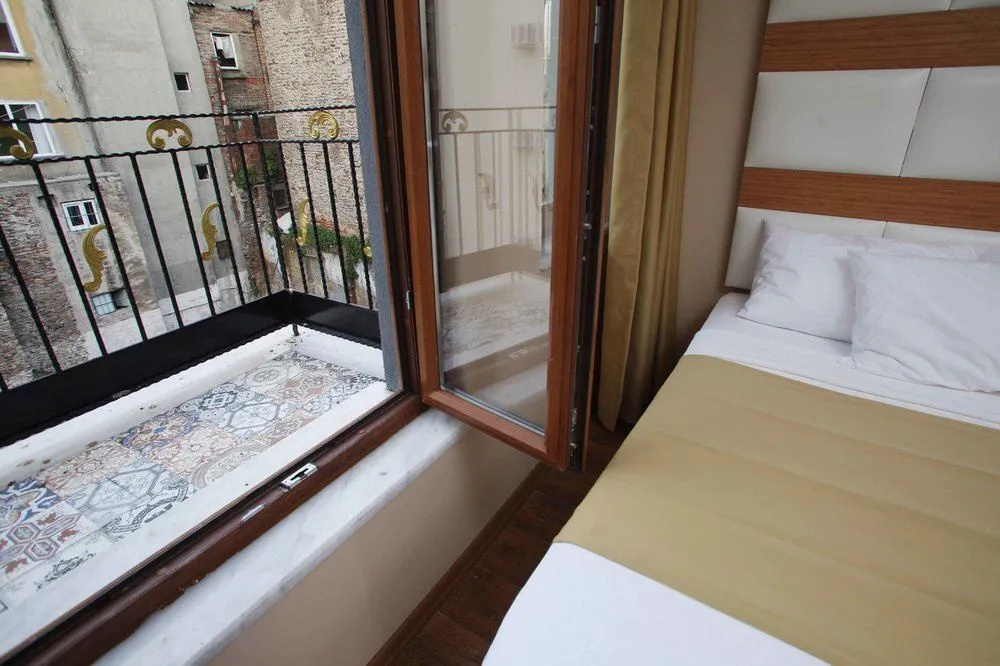 Balcony & Terrace