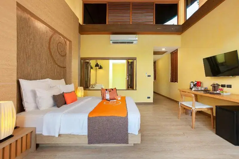 Deluxe Double room with balcony (full double bed)