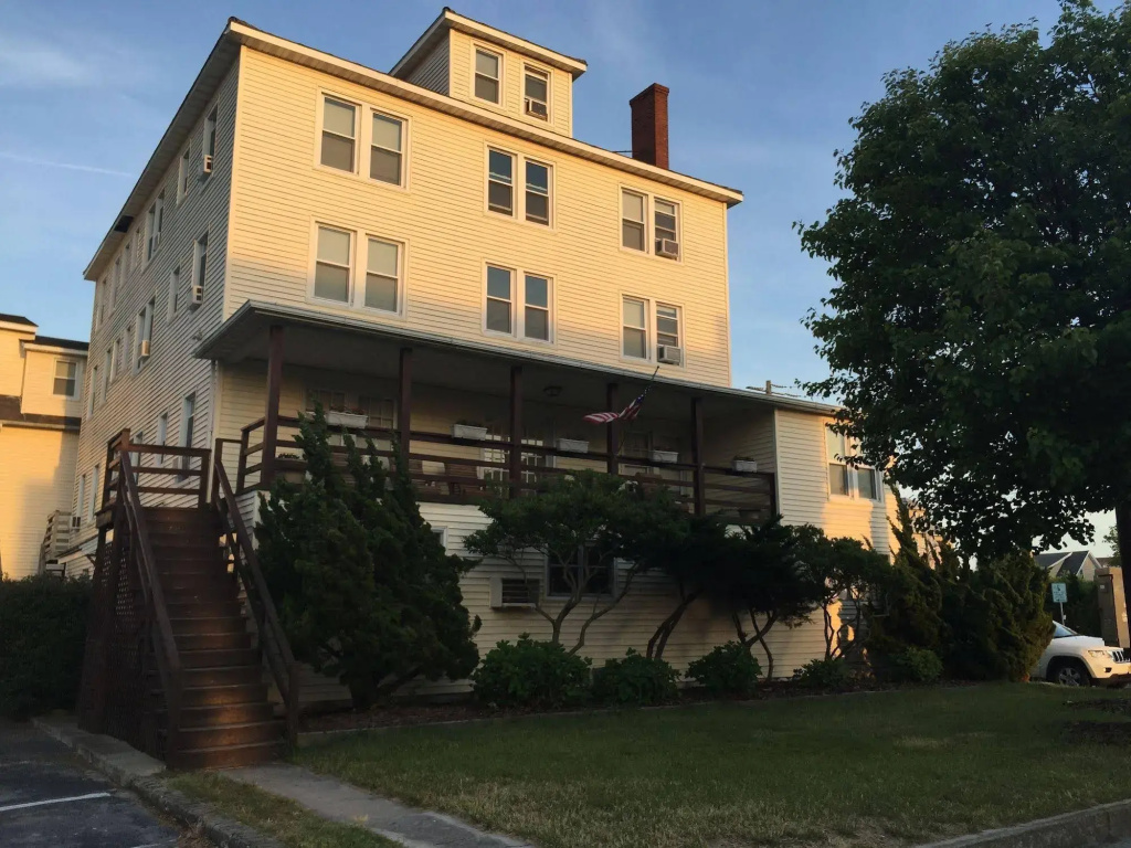 The Wellington Hotel & Suites Oceanblock
