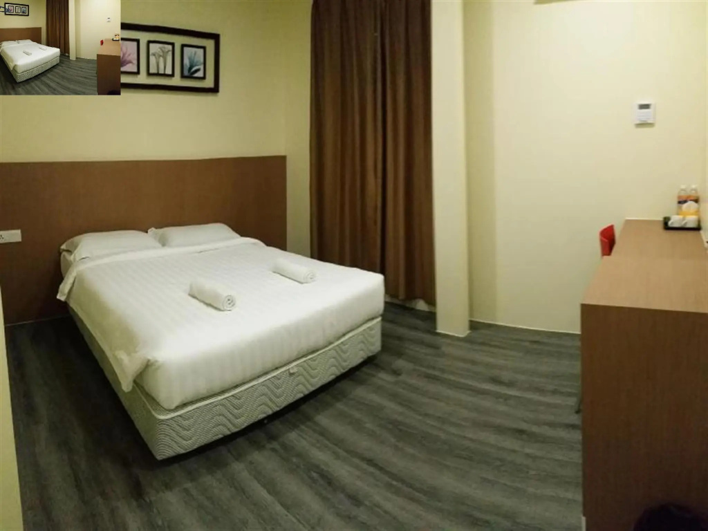 Deluxe Double room (full double bed)