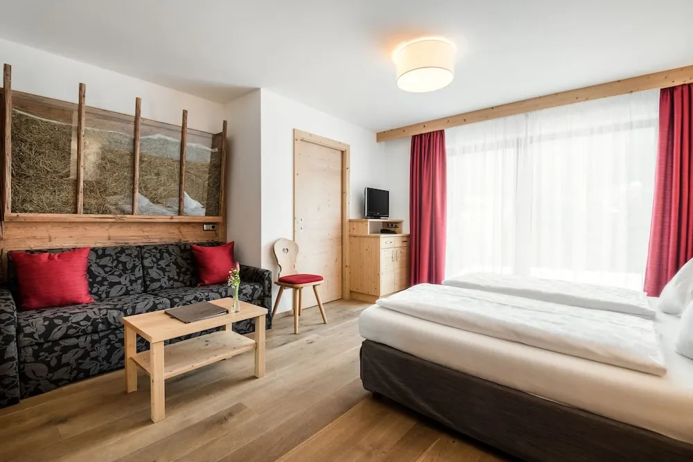 Superior Double room with balcony (full double bed)