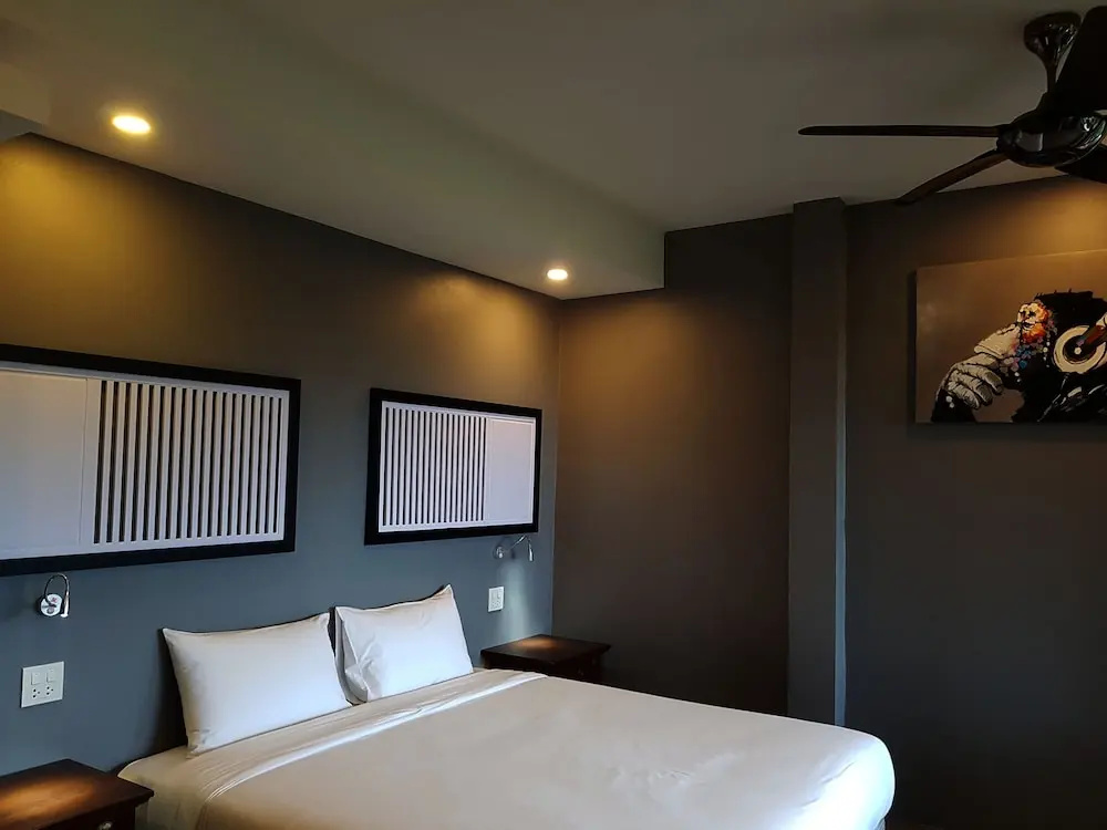 1 Bedroom Deluxe room with balcony and with sea view