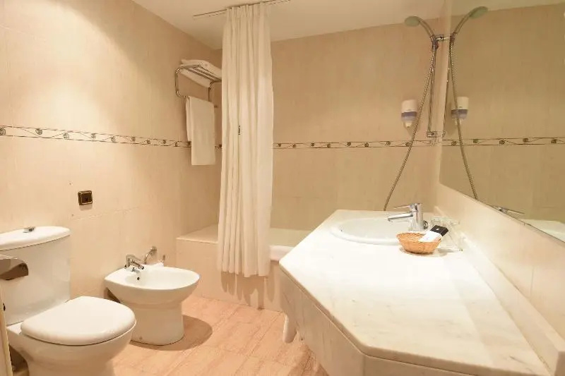 Economy Double room (full double bed)