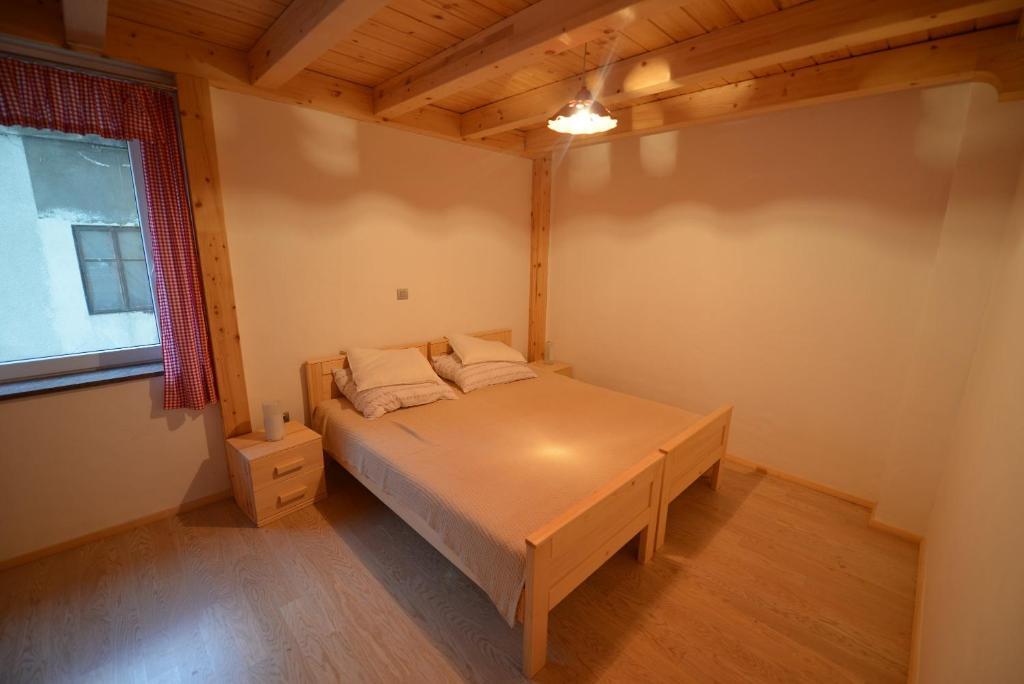 Apartments Mojca by null