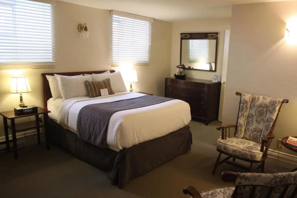 Standard Double Basement room (full double bed)