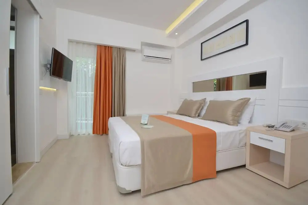 2 Bedrooms Suite with balcony