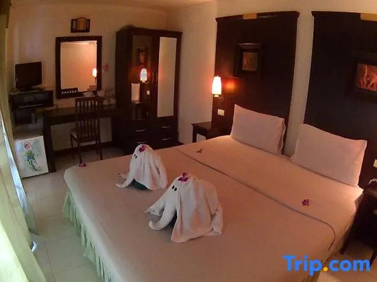 Двухместный номер Standard 2 отдельные кровати в On The Hill Karon Resort