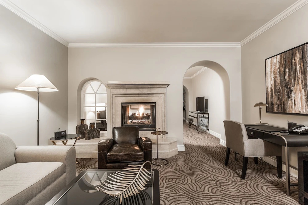 Luxury Double Suite (full double bed)