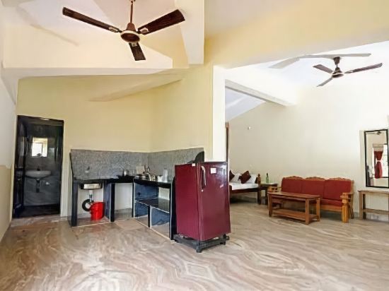 Morjim Sunset Guesthouse