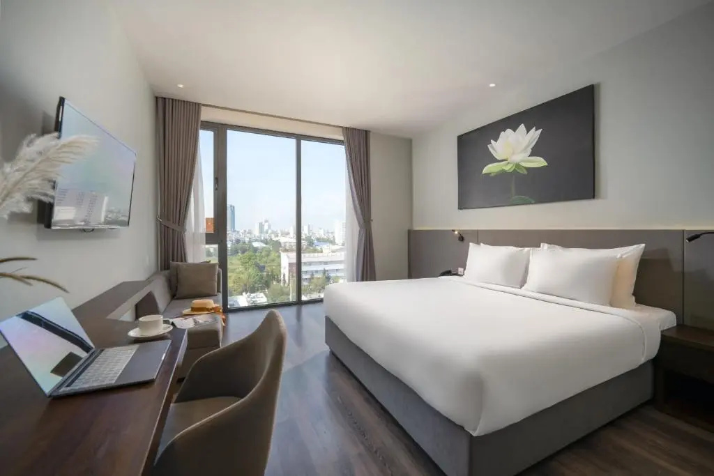 Deluxe Double room (full double bed)