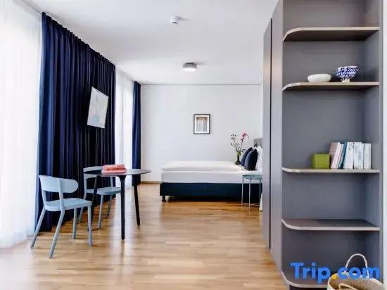 3 Bedrooms Apartment