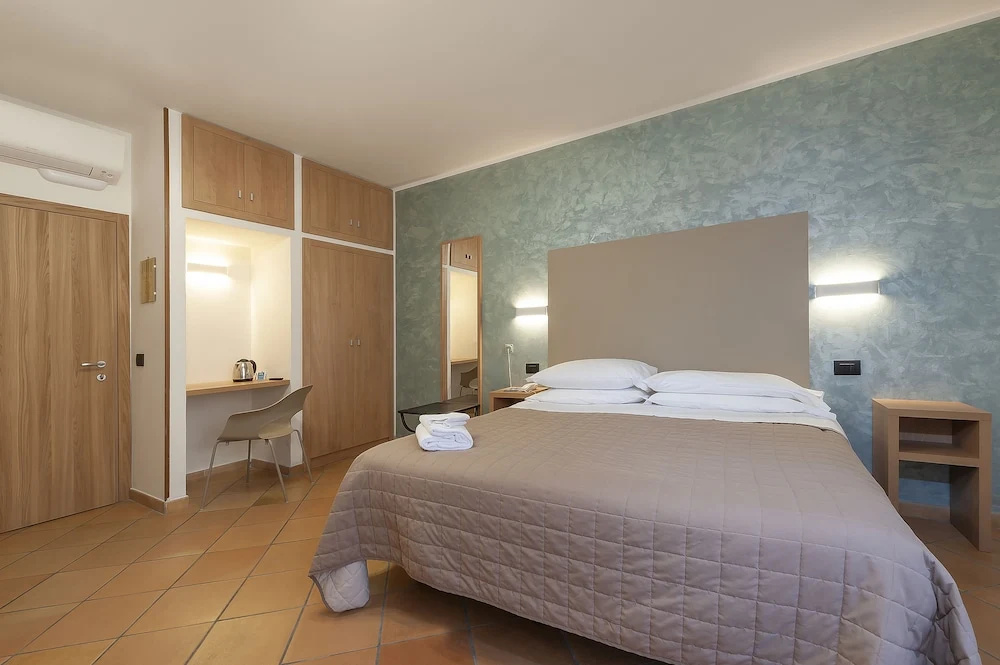 Economy Double room (full double bed)
