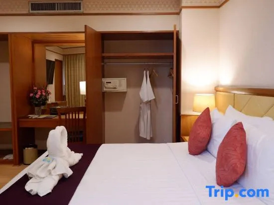 Двухместный полулюкс 2 отдельные кровати в Diamond Plaza Hotel Suratthani