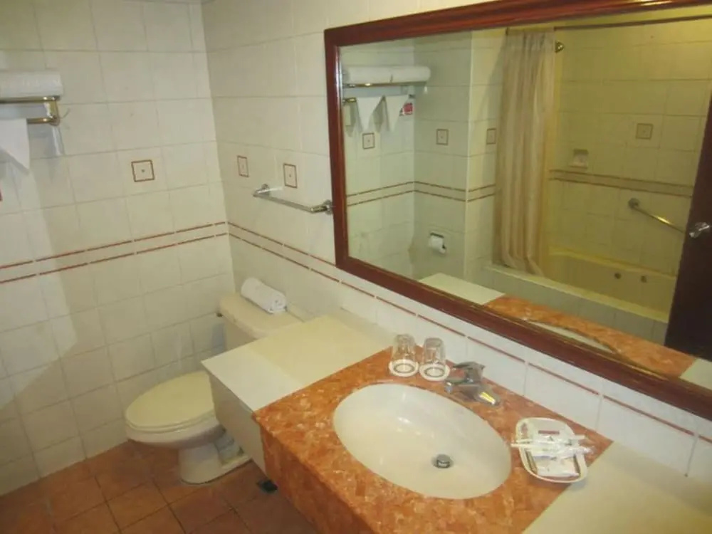 Quadruple Family Suite