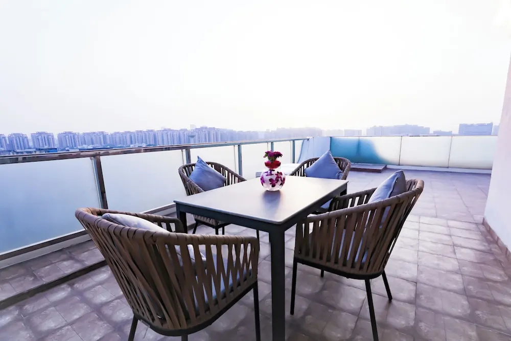 Balcony & Terrace