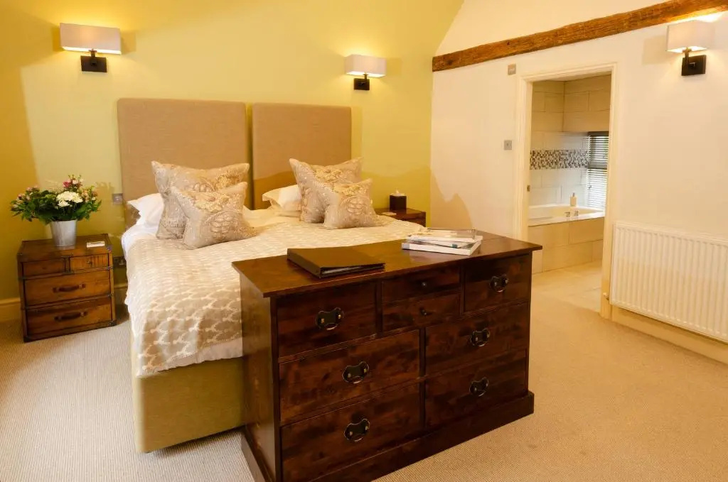 Luxury Double room (full double bed)