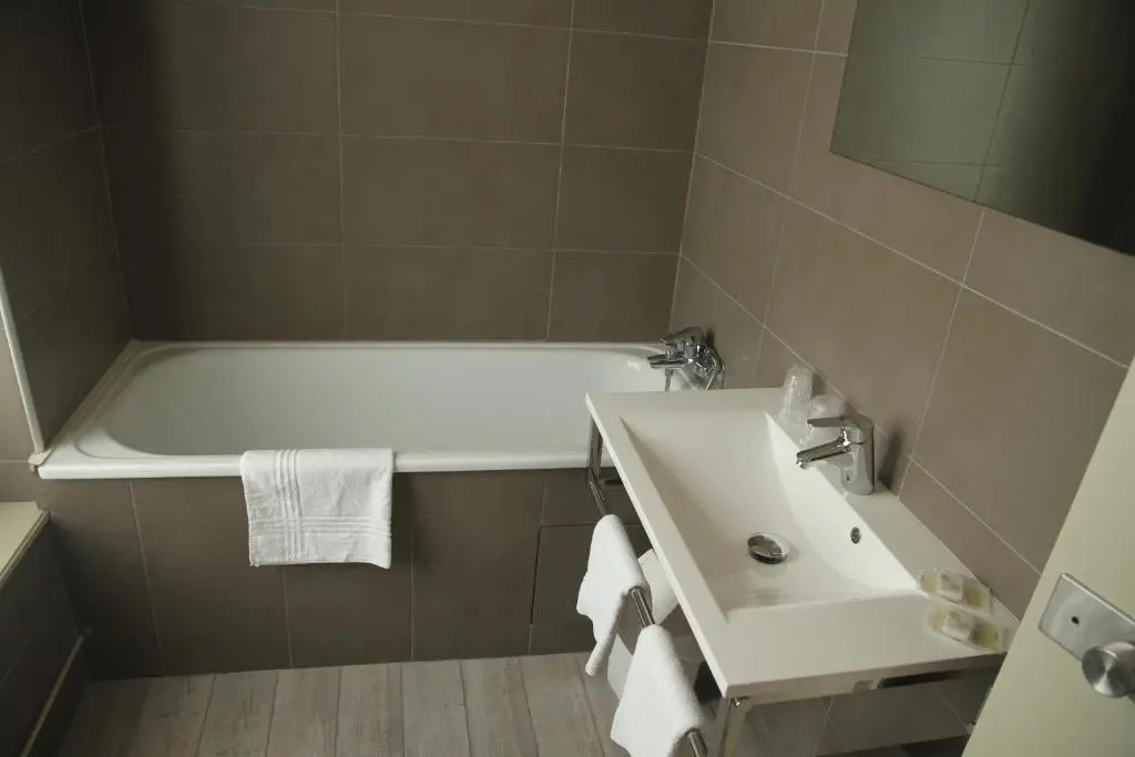 Hotel SPA Piscine le Petit Castel - Chambres