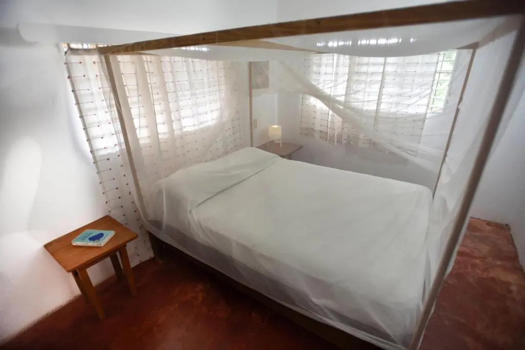 2 Bedrooms House