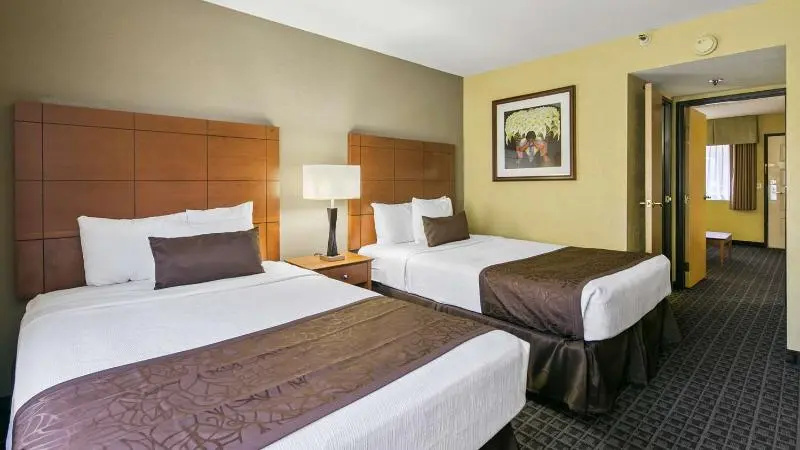 Best Western Plus Scottsdale Thunderbird Suites - Chambres
