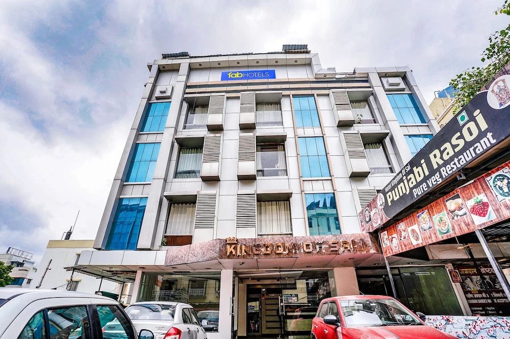 Fabhotel Kingdom Sai