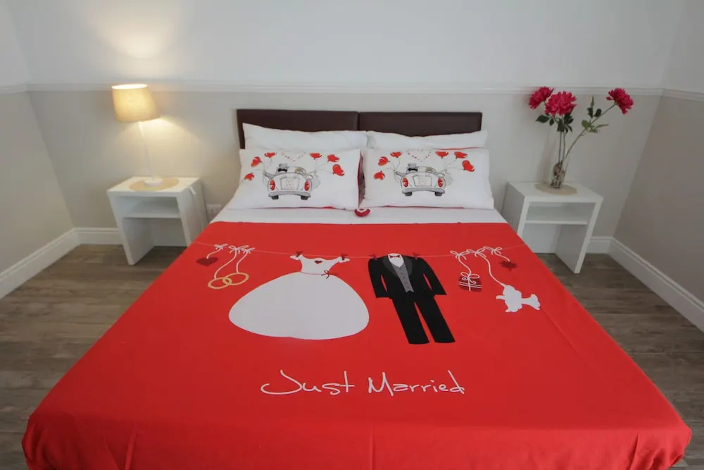 Standard Double room with balcony (full double bed)