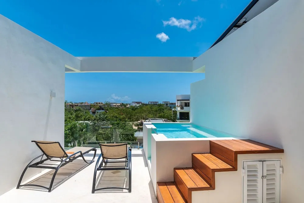 Superior Double Studio with bay view full double bed