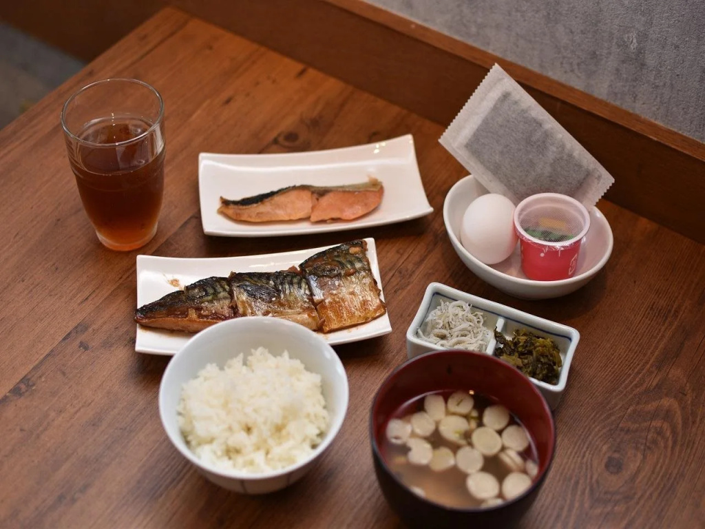 Food & Beverage