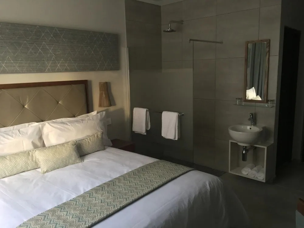 Standard Double room with river view (full double bed)