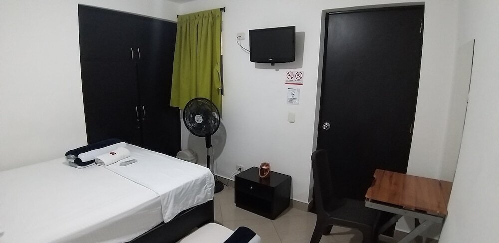 Двухместный номер Economy 2 отдельные кровати в Laureles Home