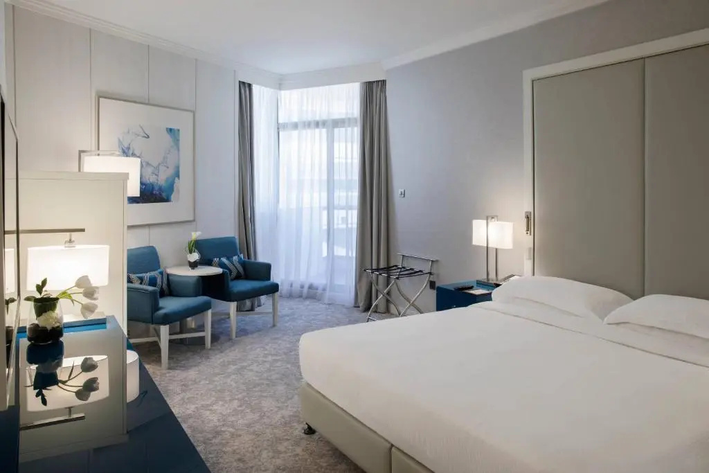 Double room with balcony (full double bed)