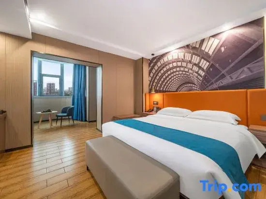Business Double room (full double bed)