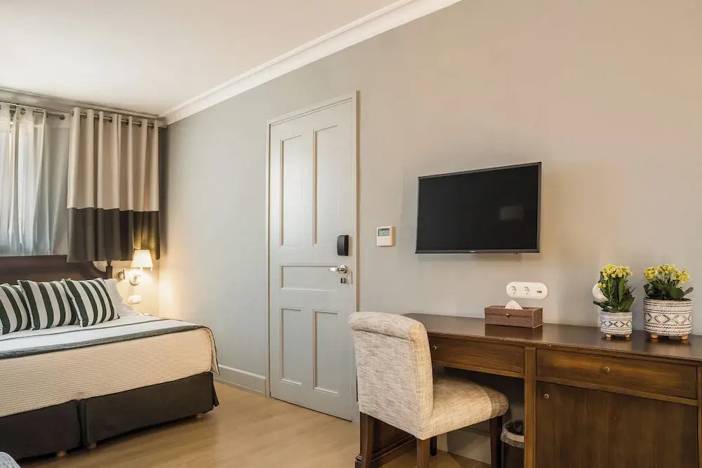 Classic Higher Floor Double room (full double bed)