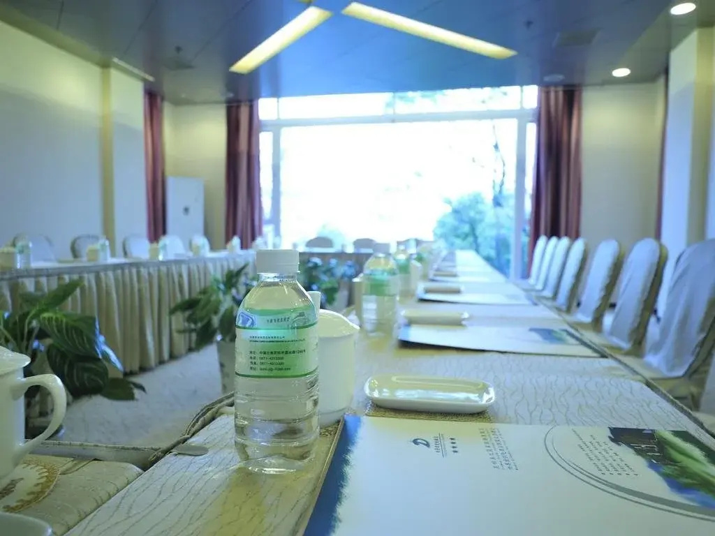 Food & Beverage